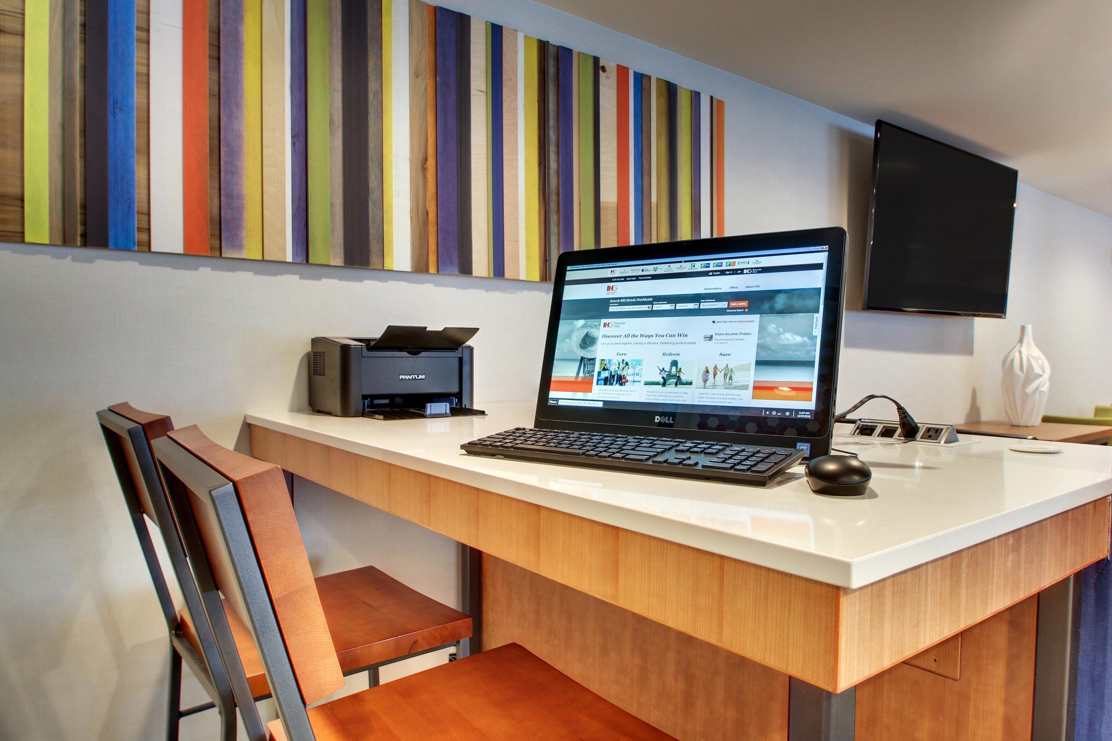Holiday Inn Express & Suites - Lincoln East - White Mountains By Ihg Exteriör bild